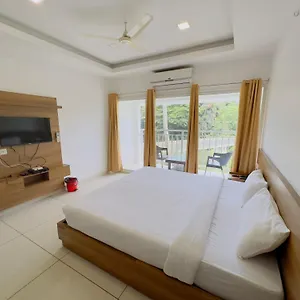 Hotel Lets, Kochi