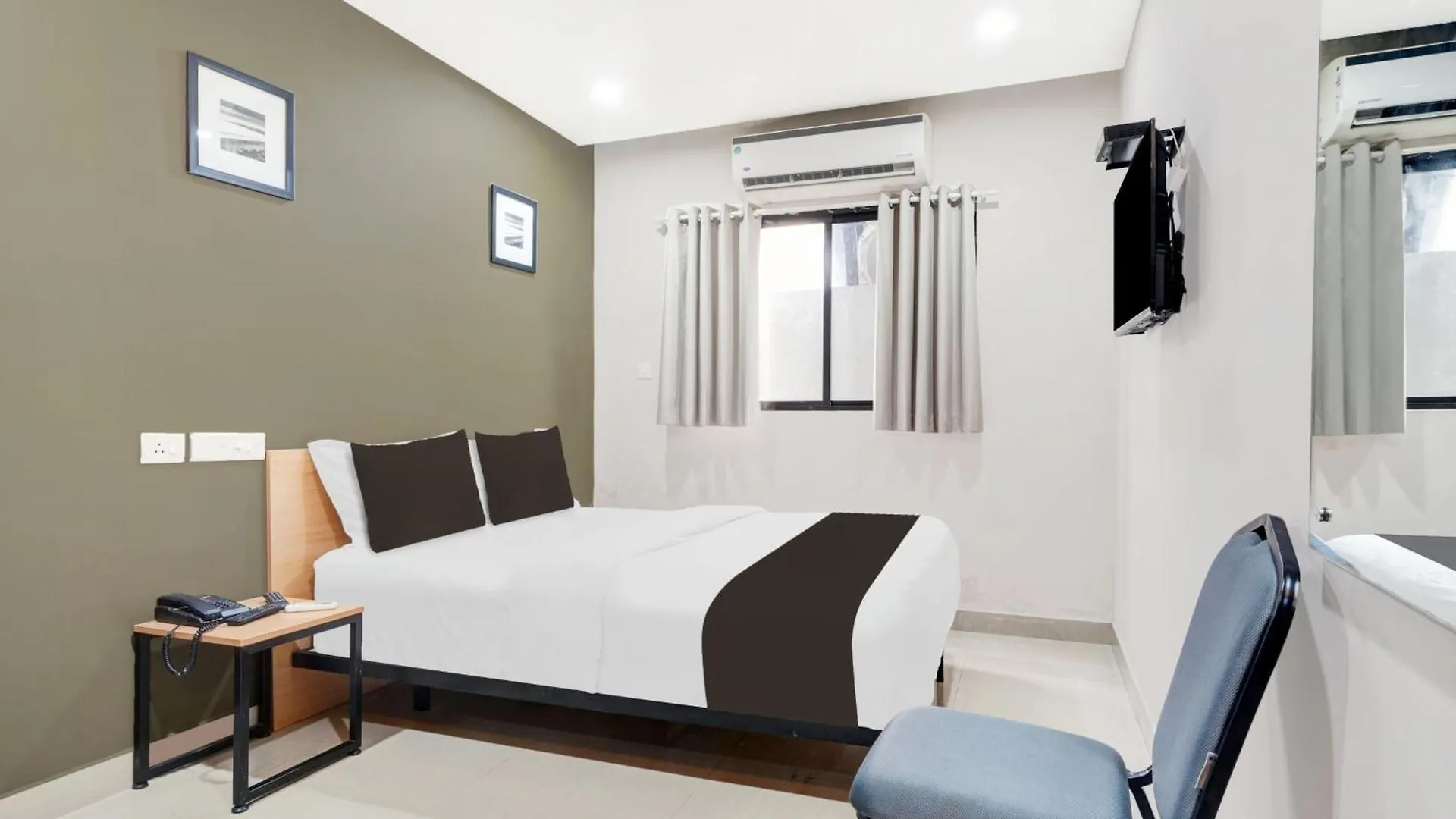 Hotel O Royal Suite Kochi 3*,  India
