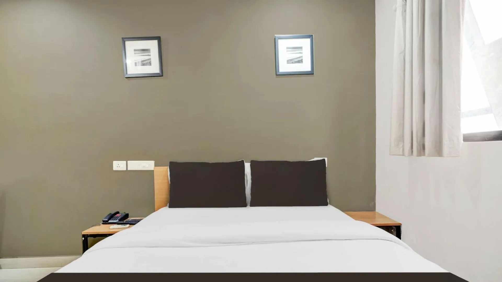 Hotel O Royal Suite Kochi