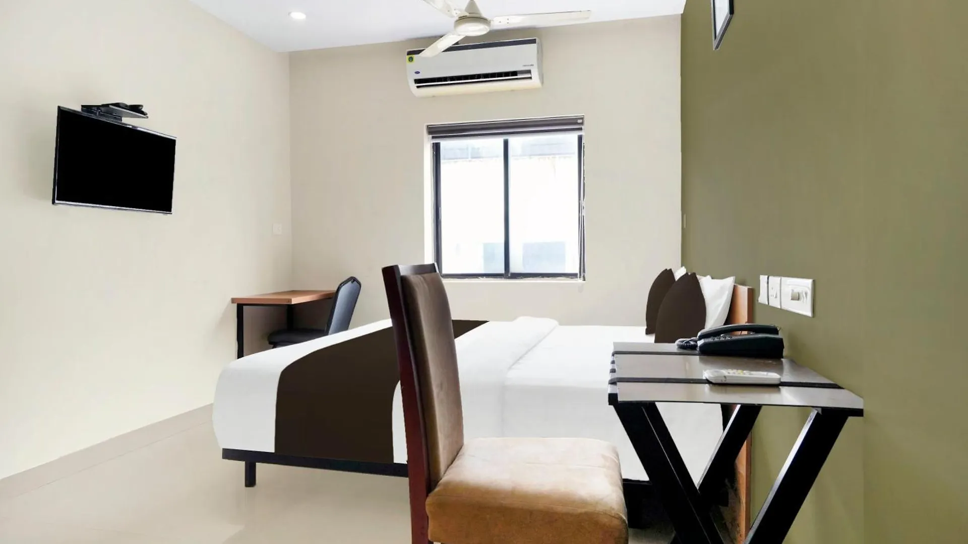Hotel O Royal Suite Kochi