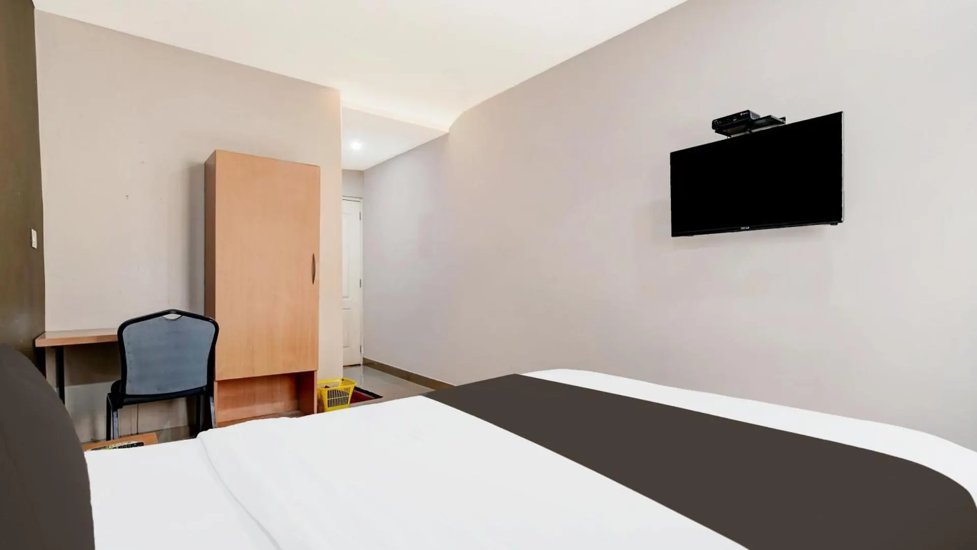 Hotel O Royal Suite Kochi