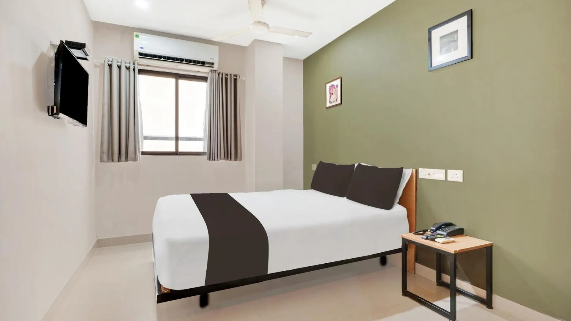 Hotel O Royal Suite Kochi